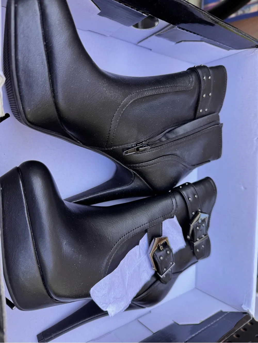 Dalli Women's Ankle Bootie - Black
